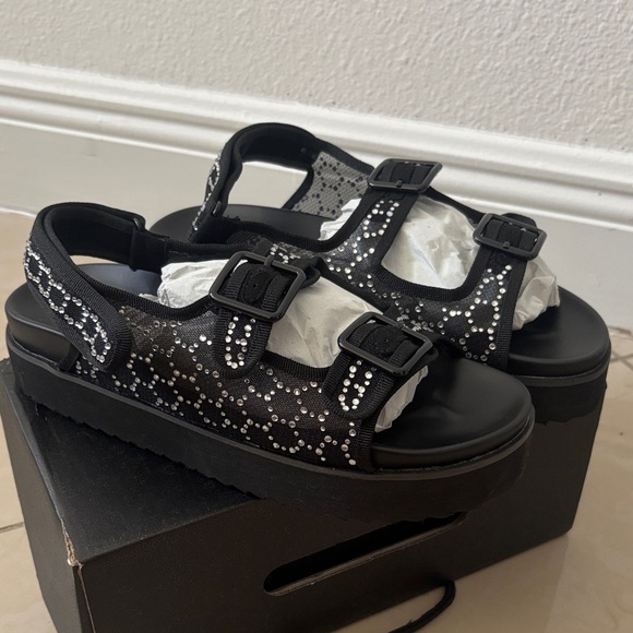 Fashion Nova Black Sandals with White Accents - Picture 2 of 5